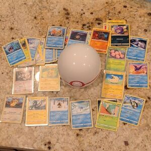 White Pokémon Ball Card Deck Holder With 8 Sleeves 40 Pokemon Cards